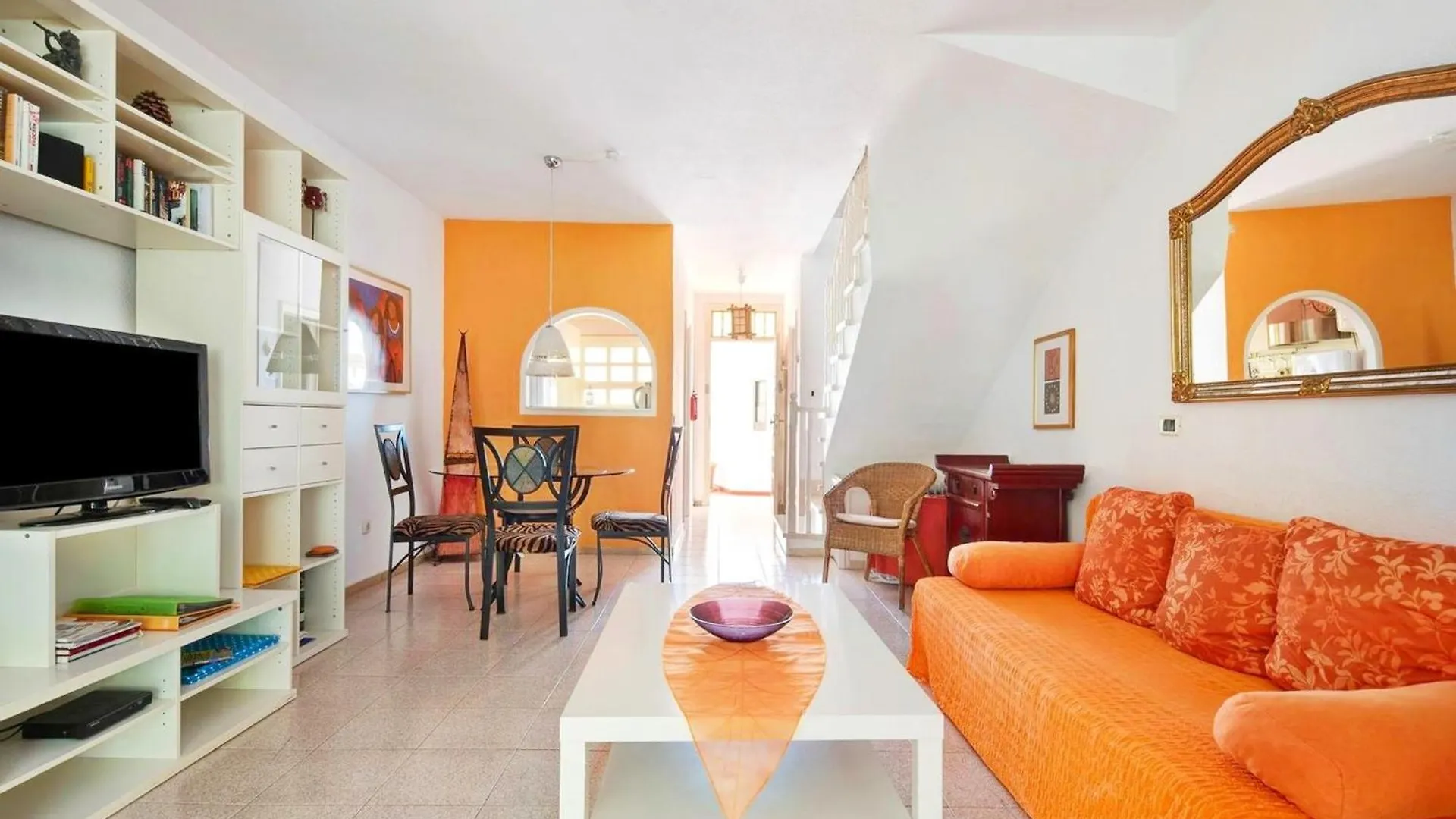 Vila Casa Sarita - Well Maintained House In Chayofa With Pool